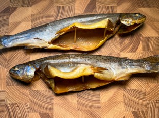 Шашлычок из сома холодного копчения: Форель радужная х/к