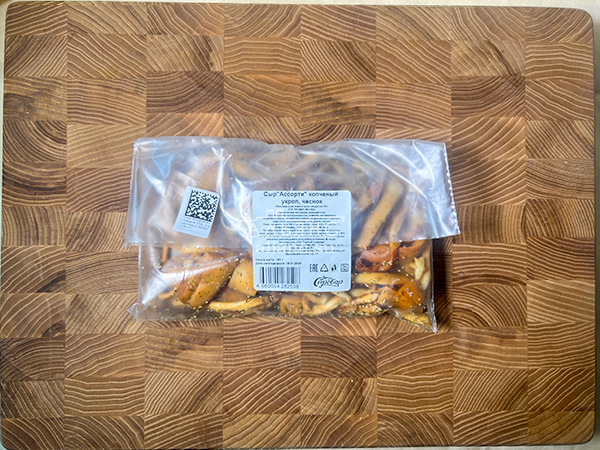 Сыр 150 гр ГОРНЫЙ СЫРОВАР (Ассорти копчёный с укропом и чесноком) в Дмитрове