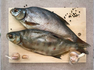 Горбуша теша (брюшки) холодного копчения: Лещ цимлянский вяленый